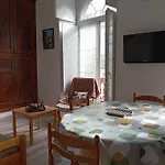 4 Personnes Plein Centre Avec Balcon 科特雷
