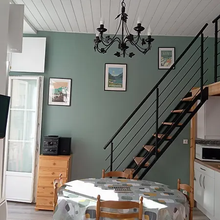 4 Personnes Plein Centre Avec Balcon Appartamento Cauterets