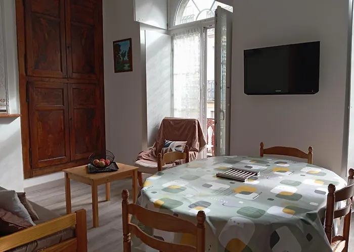 4 Personnes Plein Centre Avec Balcon Котре